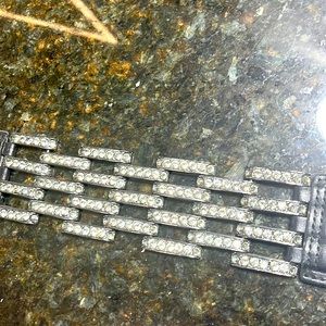 Cache expandable belt. Stones far more sparkly than pic